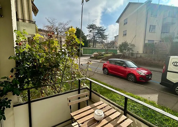 Basic Flat With Balcony In Апартаменты Цюрих
