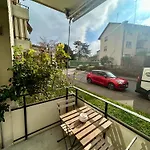 Basic Flat With Balcony In Apartment Zürich