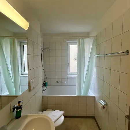 Basic Flat With Balcony In チューリッヒ