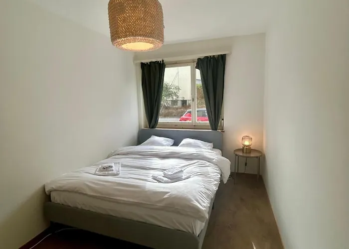 Lägenhet Basic Flat With Balcony In *