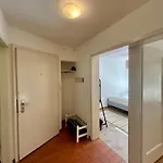 Basic Flat With Balcony In * 苏黎世