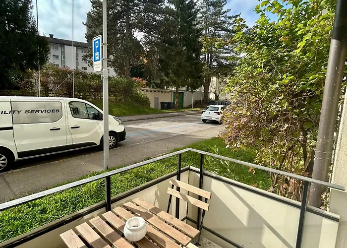 Basic Flat With Balcony In Apartman *